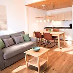 Sonnenseite Schonach - Private Infrarot-sauna - Ruhige Schwarzwald-ferienwohnung Nahe Triberg - 2 Schlafzimmer Auf 2 Etagen - Balkon Mit Weitblick - Bis 4 Gaeste - Parkplatz