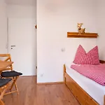 아파트 Sonnenseite Schonach - Private Infrarot-sauna - Ruhige Schwarzwald-ferienwohnung Nahe Triberg - 2 Schlafzimmer Auf 2 Etagen - Balkon Mit Weitblick - Bis 4 Gaeste - Parkplatz Schonach im Schwarzwald