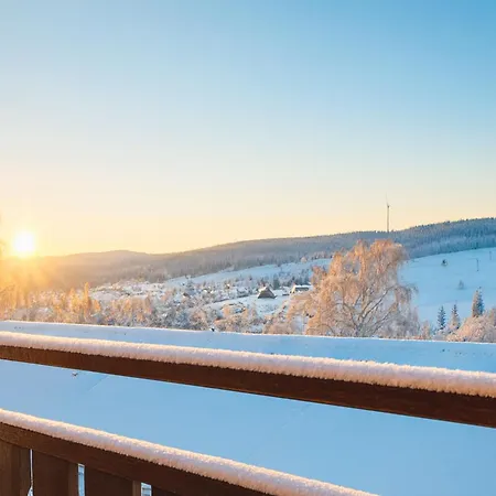 דירה Sonnenseite Schonach - Private Infrarot-sauna - Schwarzwald Panoramablick - 76 Qm - 2 Schlafzimmer Auf 2 Etagen - Suedbalkon - Waldrandlage Nahe Triberg - Ideal Fuer Paare Und Familien - Kostenloser Parkplatz